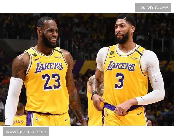 湖人鏖战开拓者常规赛对决全程精彩瞬间全面回顾震撼上演集锦 湖人鏖战开拓者常规赛对决全程精彩瞬间全面回顾震撼上演集锦